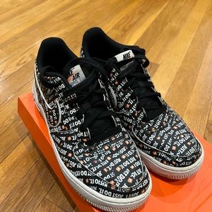 Air Force 1 “Just do it” kids size 7Y